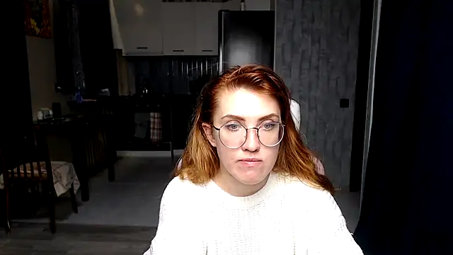 Reginasmilee online show from October 18, 2025, 1:02 pm