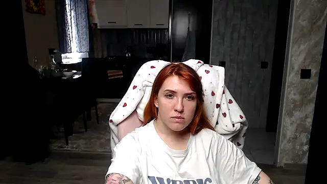 Reginasmilee online show from March 21, 2026, 8:41 am