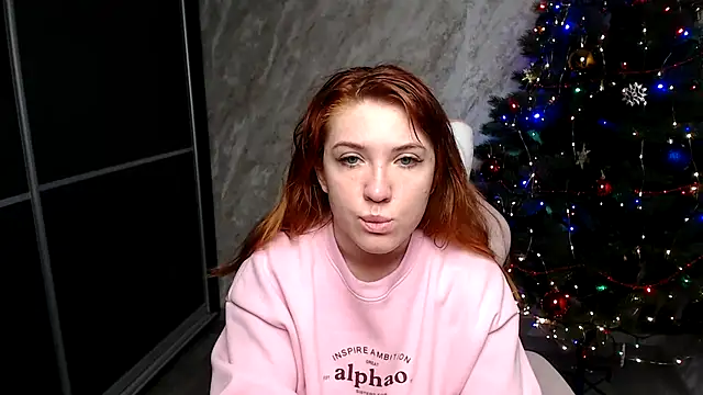 Snapshot of Reginasmilee chatting on December 18, 2025, 12:38 am Reginasmilee online show from December 18, 2025, 12:38 am