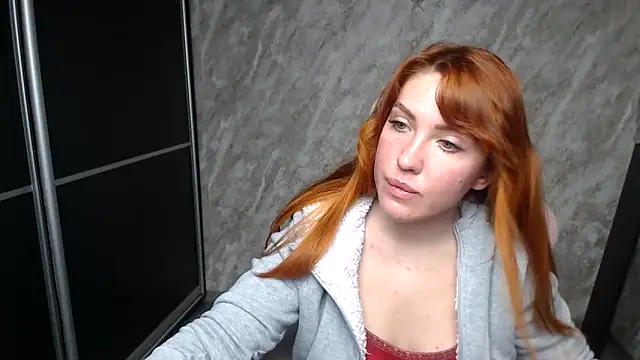 Snapshot of Reginasmilee chatting on February 13, 2026, 7:52 am Reginasmilee online show from February 13, 2026, 7:52 am