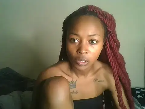 Snapshot of Prettyquueen chatting on August 1, 2026, 9:40 am Prettyquueen online show from August 1, 2026, 9:40 am