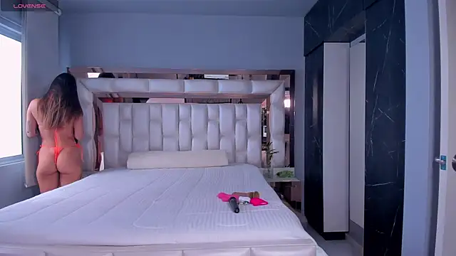 Snapshot of SarahPreston chatting on January 12, 2025, 9:51 pm SarahPreston online show from January 12, 2025, 9:51 pm