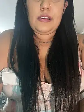 Snapshot of Valentina_Tilly chatting on July 5, 2026, 3:33 am Valentina Tilly online show from July 5, 2026, 3:33 am