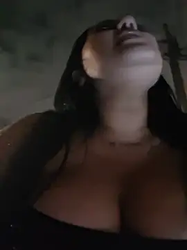 Snapshot of Valentina_Tilly chatting on August 3, 2026, 2:19 am Valentina Tilly online show from August 3, 2026, 2:19 am