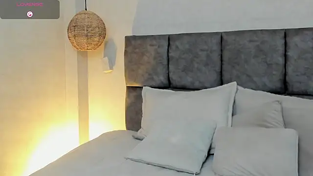 Snapshot of vera__lux chatting on August 4, 2026, 12:31 pm vera lux online show from August 4, 2026, 12:31 pm