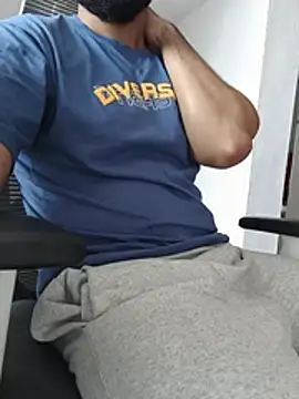 8inch hunk19 online show from August 3, 2026, 9:04 am