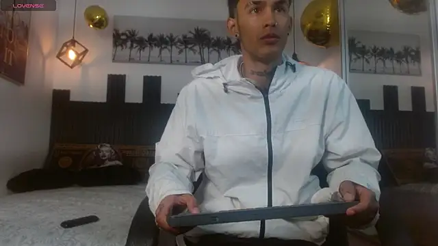 Snapshot of Duncan_brown chatting on June 26, 2026, 12:22 pm Duncan brown online show from June 26, 2026, 12:22 pm