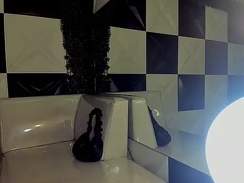 kitty queensex18 online show from June 25, 2026, 8:25 pm