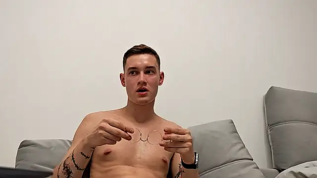 Snapshot of James_ice_ chatting on July 11, 2026, 5:46 pm James ice online show from July 11, 2026, 5:46 pm