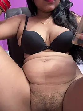 lizaxxlove online show from August 3, 2026, 3:25 am