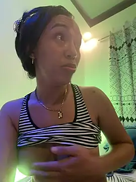 Snapshot of AmberLima chatting on June 24, 2026, 6:23 am AmberLima online show from June 24, 2026, 6:23 am
