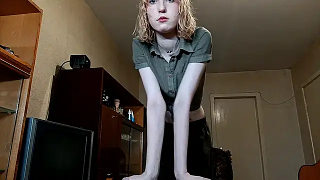 CuteLittleAngel online show from June 26, 2026, 9:15 am