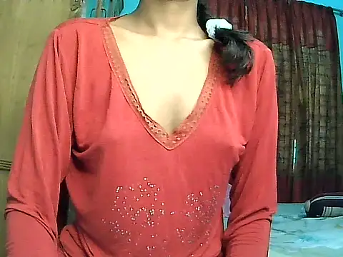 Snapshot of Siyaralove chatting on July 6, 2026, 1:56 am Siyaralove online show from July 6, 2026, 1:56 am