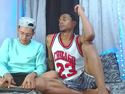 Snapshot of SMOOTHIEBOYS chatting on June 25, 2026, 2:20 am SMOOTHIEBOYS online show from June 25, 2026, 2:20 am