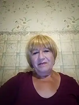 Snapshot of EmmaSwan555 chatting on July 6, 2026, 10:45 pm EmmaSwan555 online show from July 6, 2026, 10:45 pm