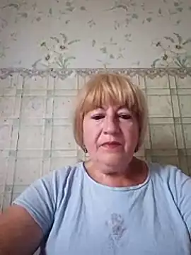 Snapshot of EmmaSwan555 chatting on July 10, 2026, 2:39 pm EmmaSwan555 online show from July 10, 2026, 2:39 pm