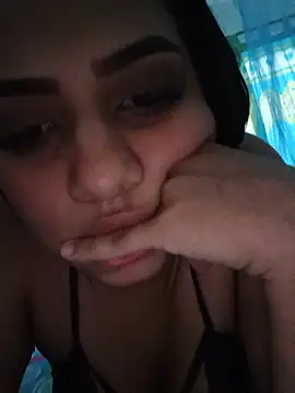 Snapshot of KarolAlleen chatting on July 1, 2026, 10:43 pm KarolAlleen online show from July 1, 2026, 10:43 pm