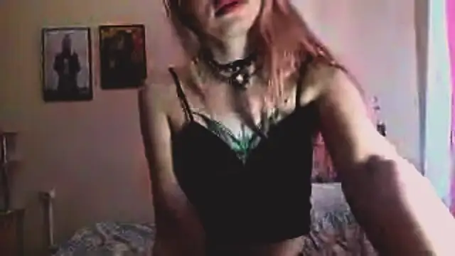 Snapshot of EmmaSterossa chatting on July 3, 2026, 10:22 am EmmaSterossa online show from July 3, 2026, 10:22 am