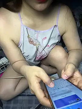 Lynlyna online show from June 29, 2026, 5:03 am