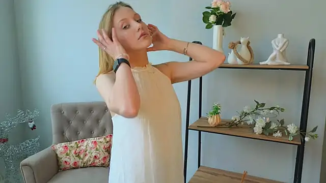 Elizabeth Hunt online show from July 12, 2026, 10:05 am