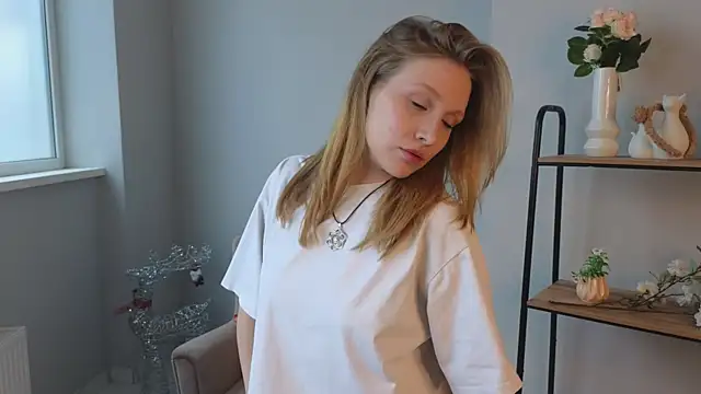 Elizabeth Hunt online show from July 15, 2026, 9:49 am