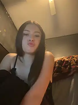 Yocelinluvv online show from June 27, 2026, 5:24 am