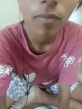 Snapshot of sizzling_aaruhi chatting on July 10, 2026, 11:10 am sizzling aaruhi online show from July 10, 2026, 11:10 am