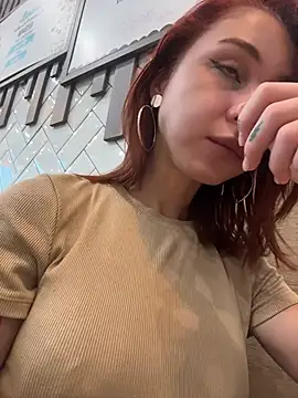 RosieDesire online show from July 1, 2026, 7:41 am