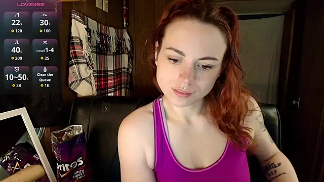 Snapshot of ElinaLaverins chatting on July 5, 2026, 3:44 am ElinaLaverins online show from July 5, 2026, 3:44 am