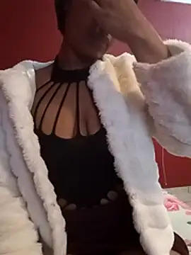 Snapshot of YellowAssFreak chatting on July 6, 2026, 7:59 am YellowAssFreak online show from July 6, 2026, 7:59 am