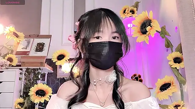 Your-Sunshinee online show from July 9, 2026, 4:46 am