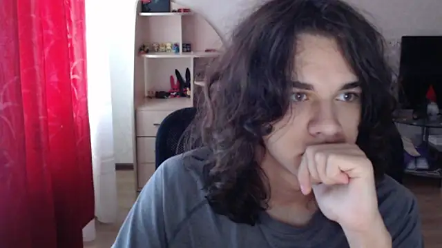 Snapshot of tiiiiiiiiim chatting on July 7, 2026, 1:58 pm tiiiiiiiiim online show from July 7, 2026, 1:58 pm