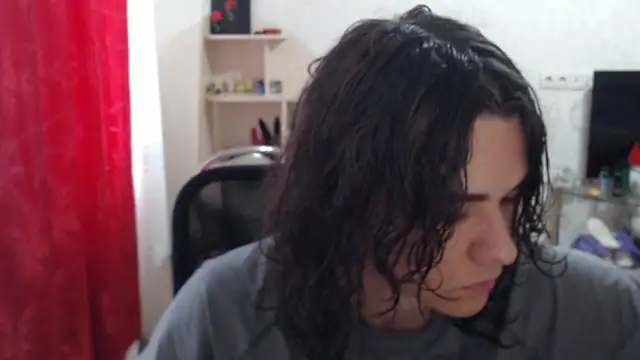 Snapshot of tiiiiiiiiim chatting on July 8, 2026, 1:23 pm tiiiiiiiiim online show from July 8, 2026, 1:23 pm