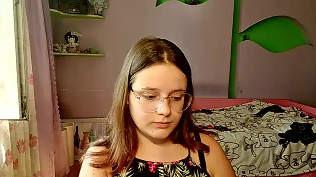 RoseLyyn online show from July 1, 2026, 12:49 pm