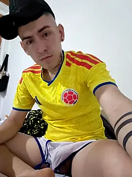 jhonatanhotx online show from July 7, 2026, 10:02 pm