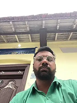 Snapshot of simbu35 chatting on July 1, 2026, 11:32 am simbu35 online show from July 1, 2026, 11:32 am
