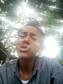 Snapshot of Younk001 chatting on July 13, 2026, 2:55 am Younk001 online show from July 13, 2026, 2:55 am