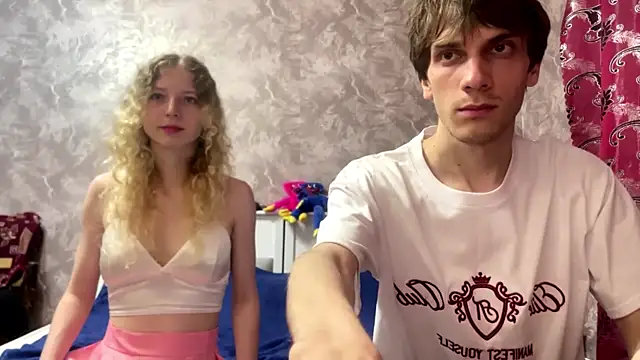 Snapshot of Cute__Couple_ chatting on July 15, 2026, 7:32 pm Cute Couple online show from July 15, 2026, 7:32 pm