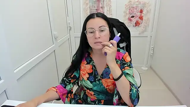 Snapshot of ChloeVibee chatting on July 9, 2026, 12:48 pm ChloeVibee online show from July 9, 2026, 12:48 pm