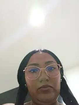 Snapshot of chells_ chatting on July 9, 2026, 1:21 pm chells online show from July 9, 2026, 1:21 pm