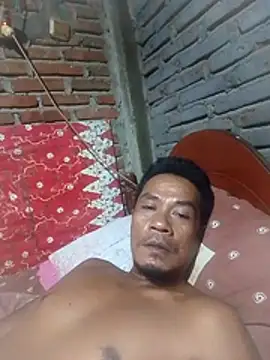 maxwel20 online show from July 13, 2026, 5:23 pm