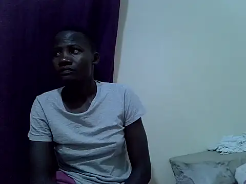 Snapshot of queen_0012 chatting on July 2, 2026, 4:24 pm queen 0012 online show from July 2, 2026, 4:24 pm
