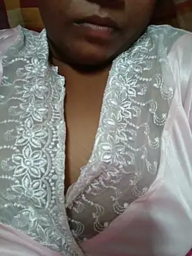 Snapshot of senlata46938 chatting on July 17, 2026, 6:32 am senlata46938 online show from July 17, 2026, 6:32 am