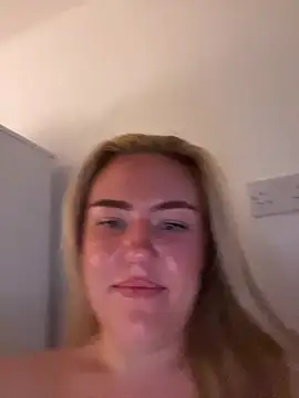 Snapshot of MaddyCherryX chatting on July 13, 2026, 8:41 pm MaddyCherryX online show from July 13, 2026, 8:41 pm