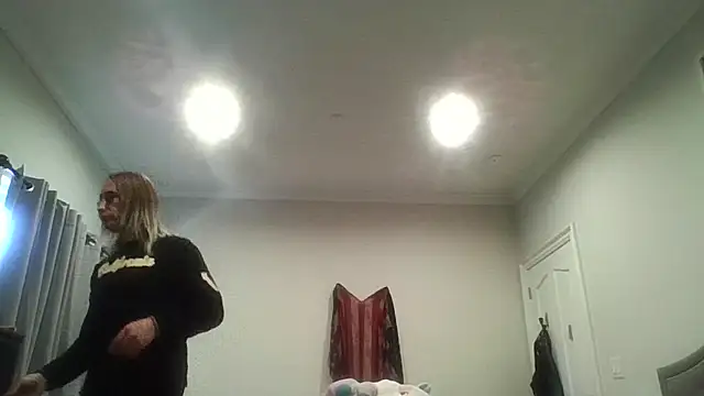 Snapshot of DutchesSTimulate chatting on July 3, 2026, 5:52 pm DutchesSTimulate online show from July 3, 2026, 5:52 pm
