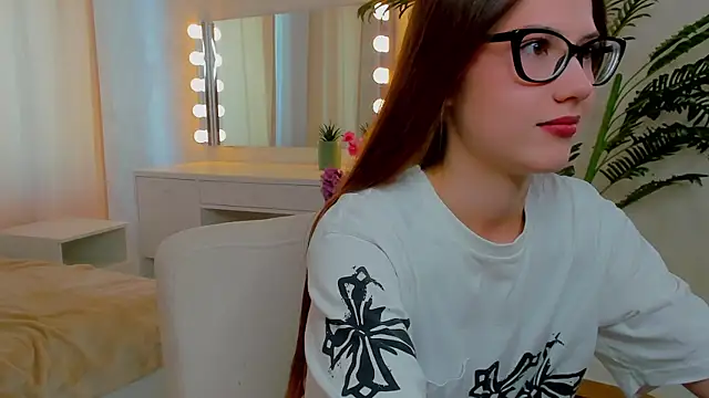 RobinFloros online show from July 6, 2026, 9:38 am