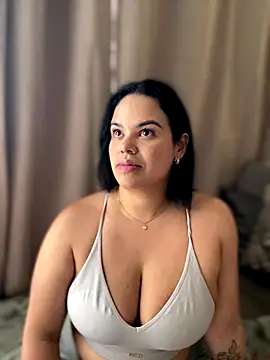 AliceStarshine online show from November 5, 2025, 12:19 pm