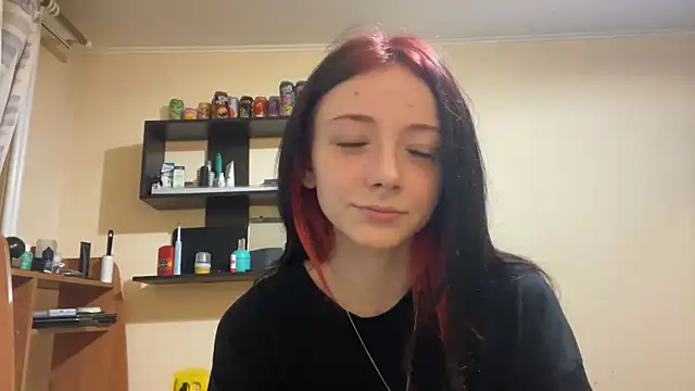 Snapshot of FlamingRoses chatting on July 6, 2026, 4:31 pm FlamingRoses online show from July 6, 2026, 4:31 pm