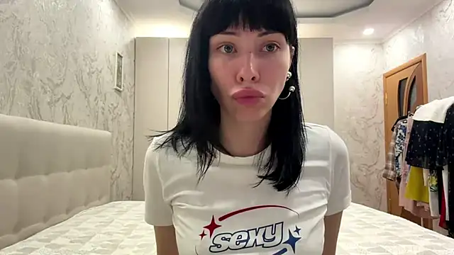 Snapshot of DomenicaLowe chatting on July 9, 2026, 8:41 pm DomenicaLowe online show from July 9, 2026, 8:41 pm