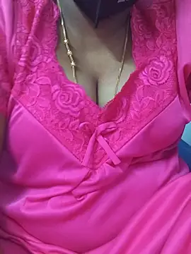 Snapshot of tamilrose143 chatting on July 11, 2026, 2:06 pm tamilrose143 online show from July 11, 2026, 2:06 pm
